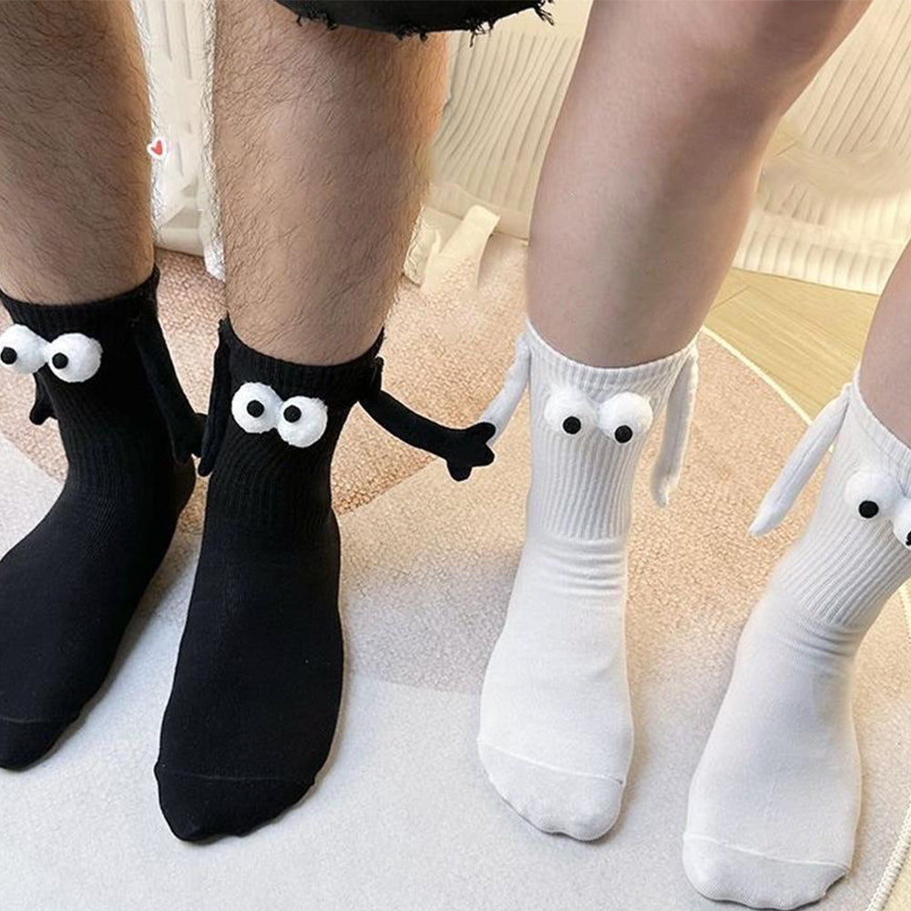 2Pairs Funny Suction 3D Doll Couple Holding Hands Socks for Women Men-Black and White