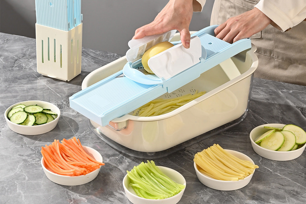 Kitchen Vegetable Cutter and Slicer 4 Blades - Option for Colander