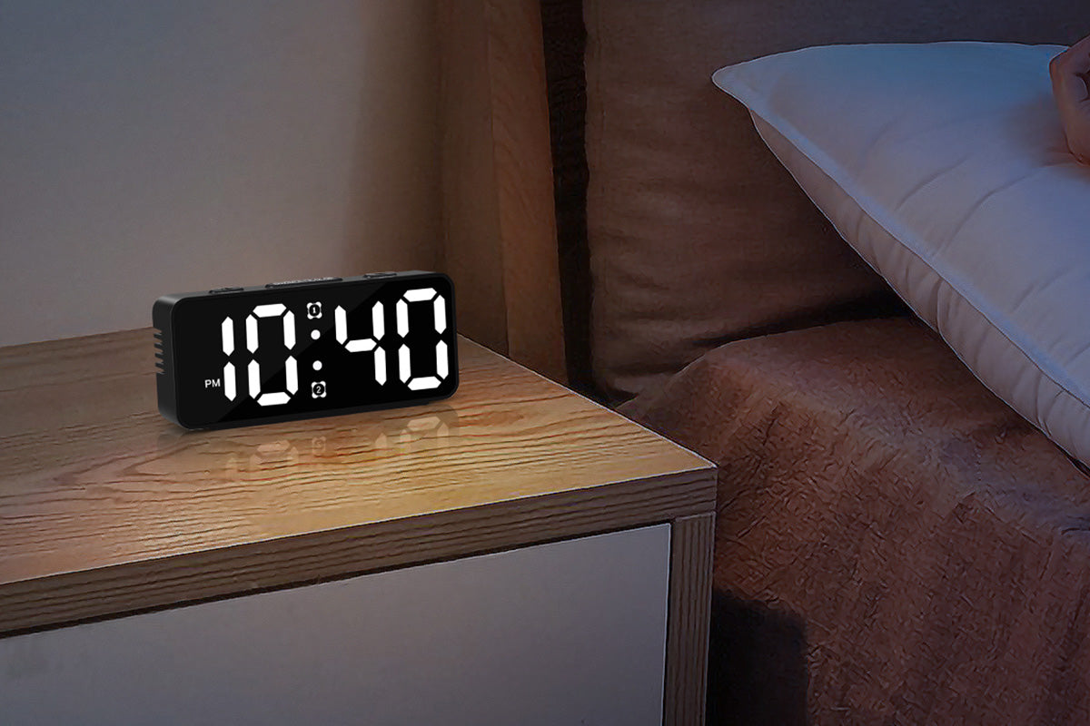 Small Digital Alarm Clock with 6 Dimmers and 5 Alarm Volumes for Bedrooms