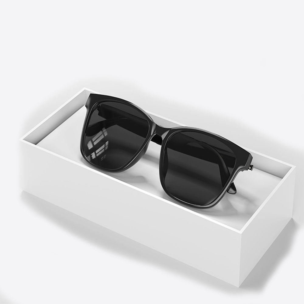 AI Smart Glasses Combine Language Translation Music Listening and Communication