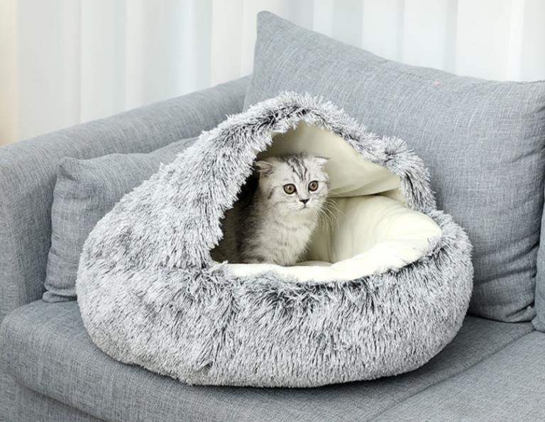 Plush Cushioned Hooded Pet Bed