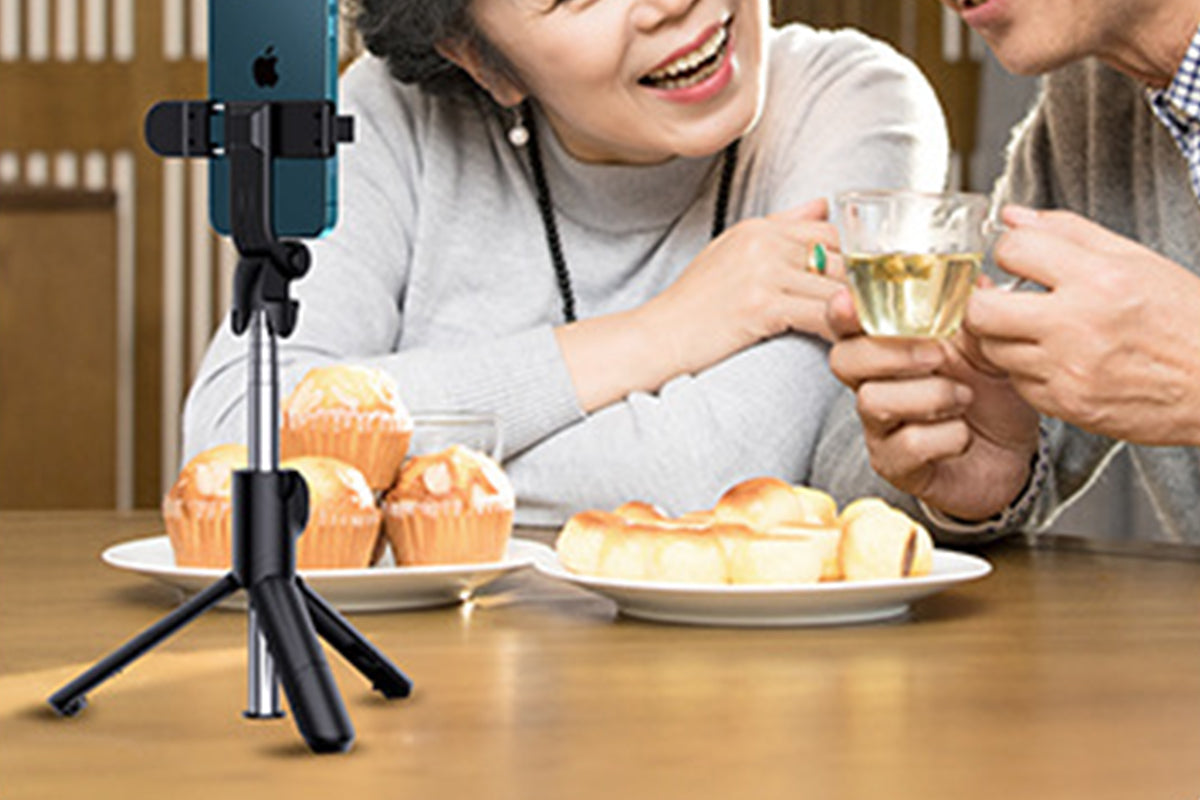 2Pcs Bluetooth Selfie Stick-Black and White