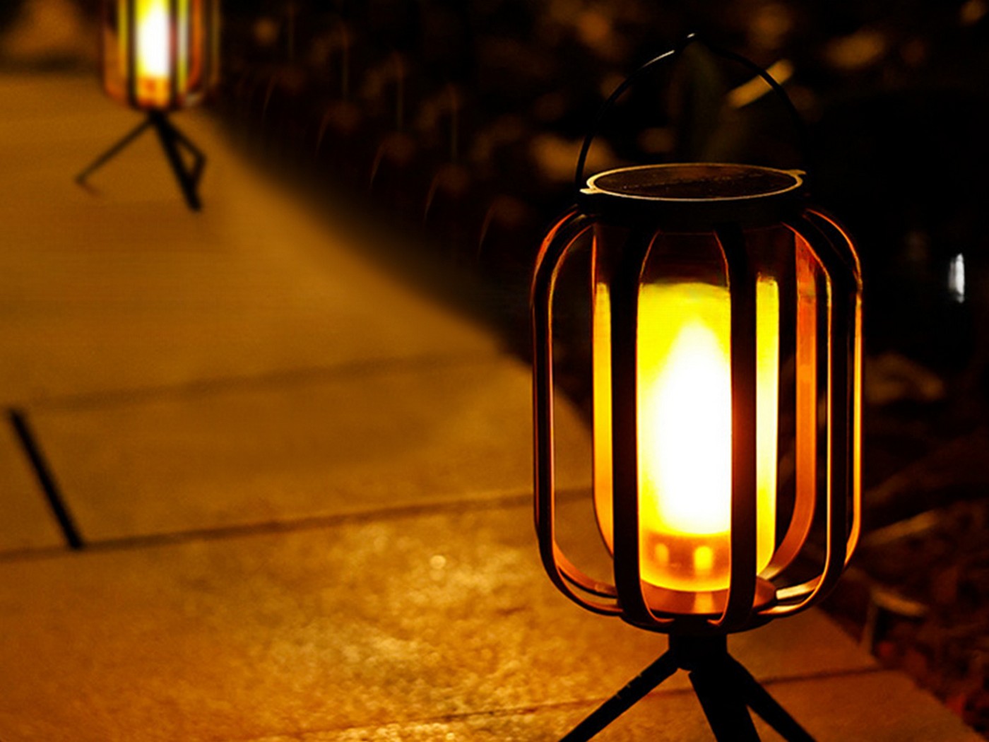 Solar Lantern with Tripod Flickering Flame Solar Outdoor Lights 4 Lighting Modes