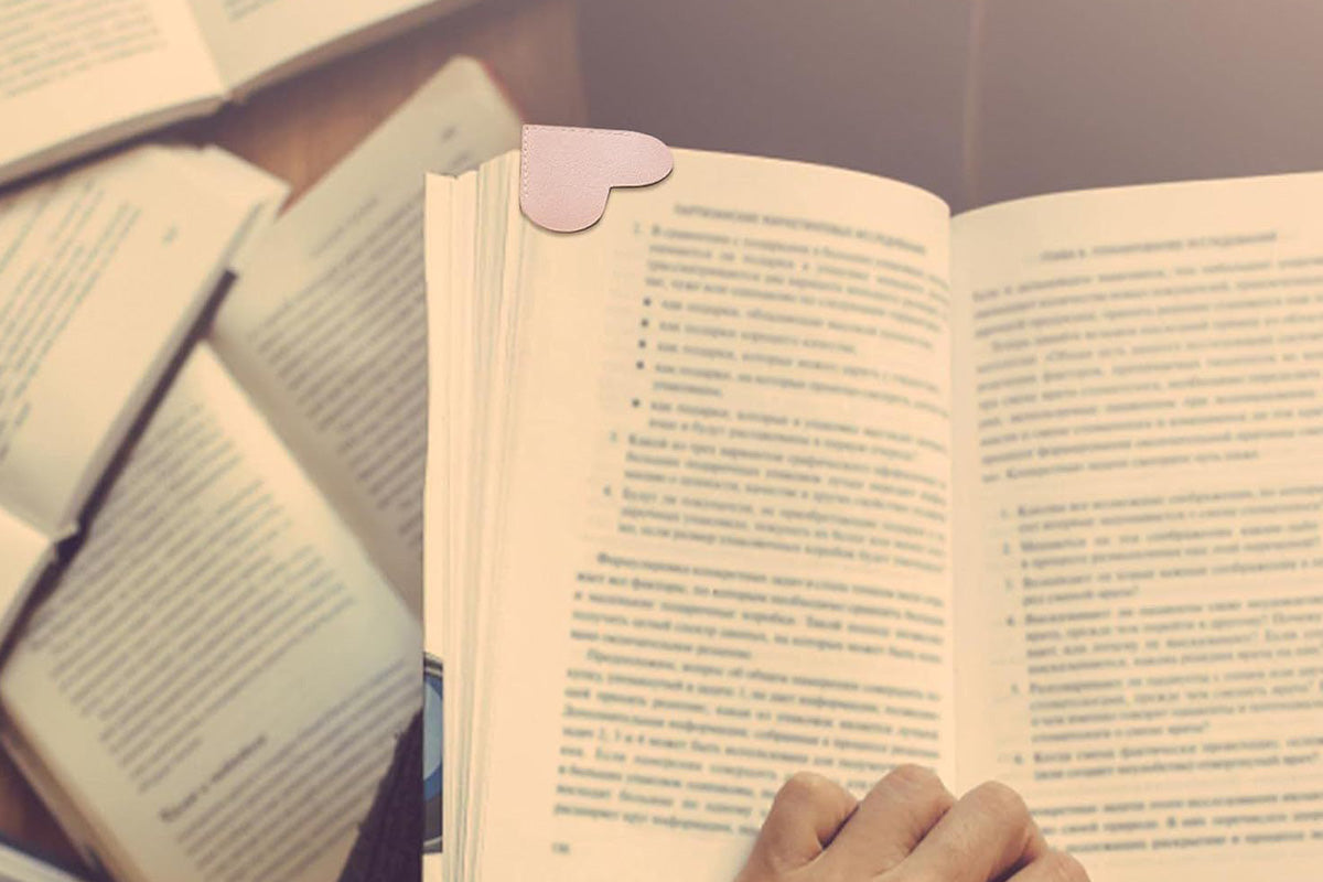 6pcs PU Leather Heart Bookmarks Cute Corner Page Protectors for Teachers Students Book Lovers