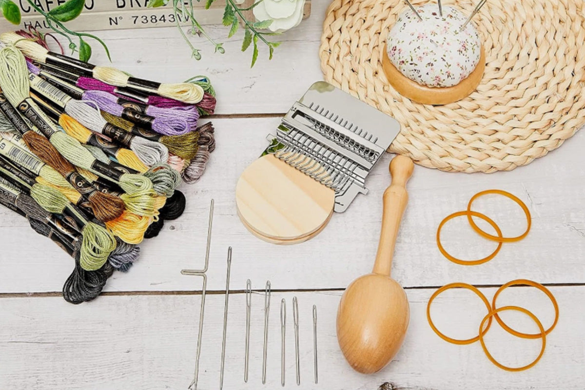 Mini DIY Darning Weaving Loom Kit for Clothes Repair