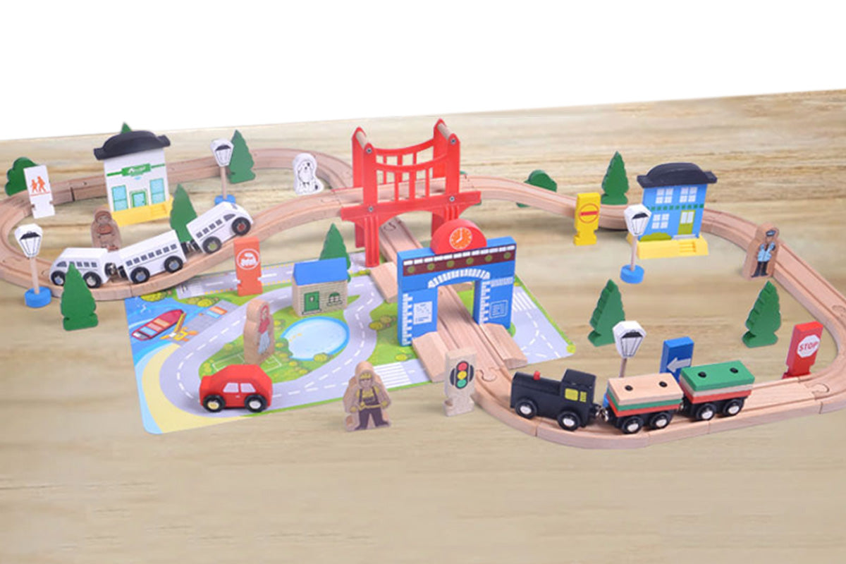 Wooden Train Set Wooden Tracks Expandable Changeable for 6 Years Old Girls Boys