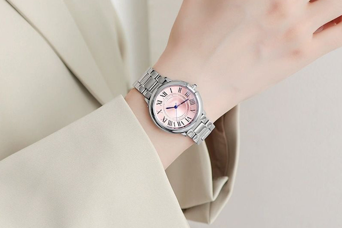 Women's Quartz Watch Classic Dial Roman Numerals Stainless Steel Band